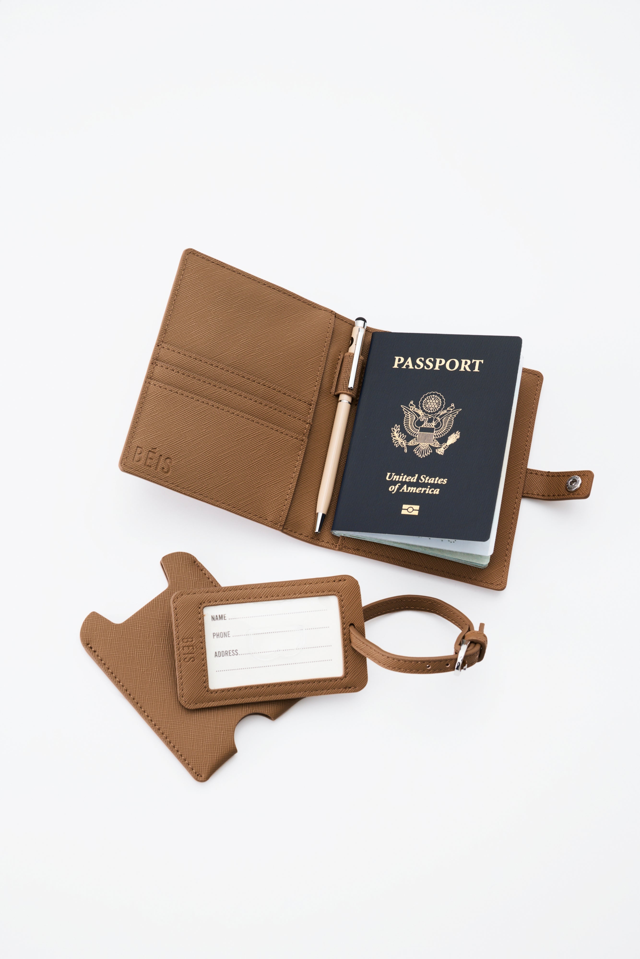 The Passport & Luggage Tag Set in Camel