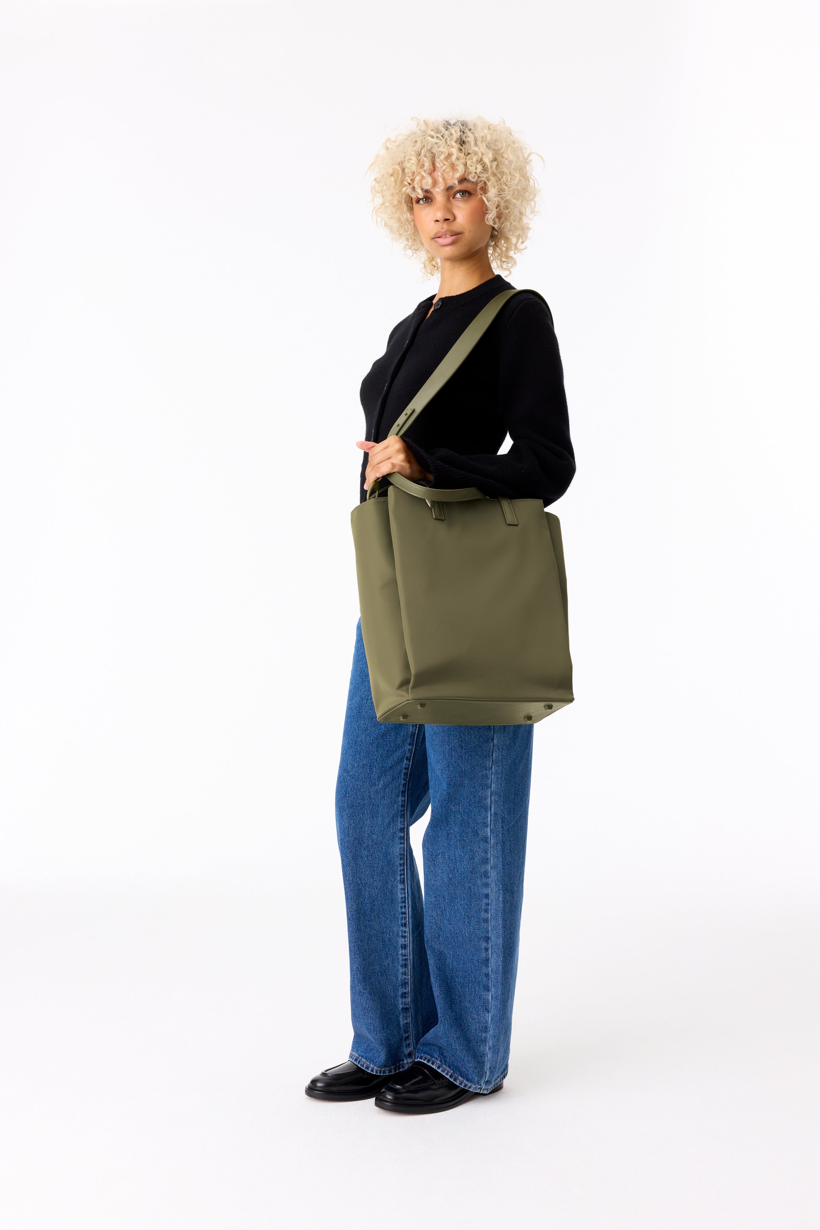 Resale The Commuter Tote in Olive
