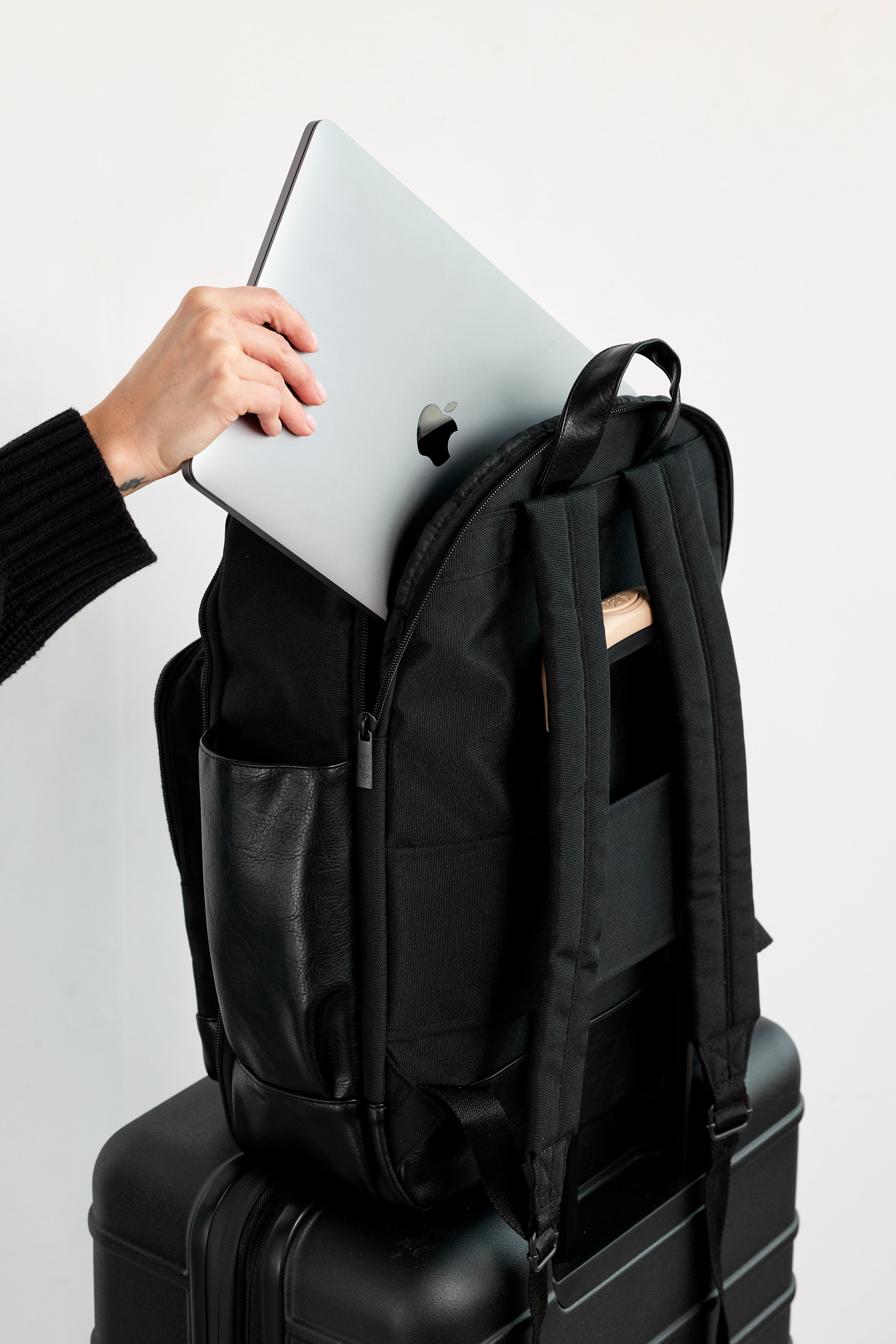 Resale The Travel Backpack in Black