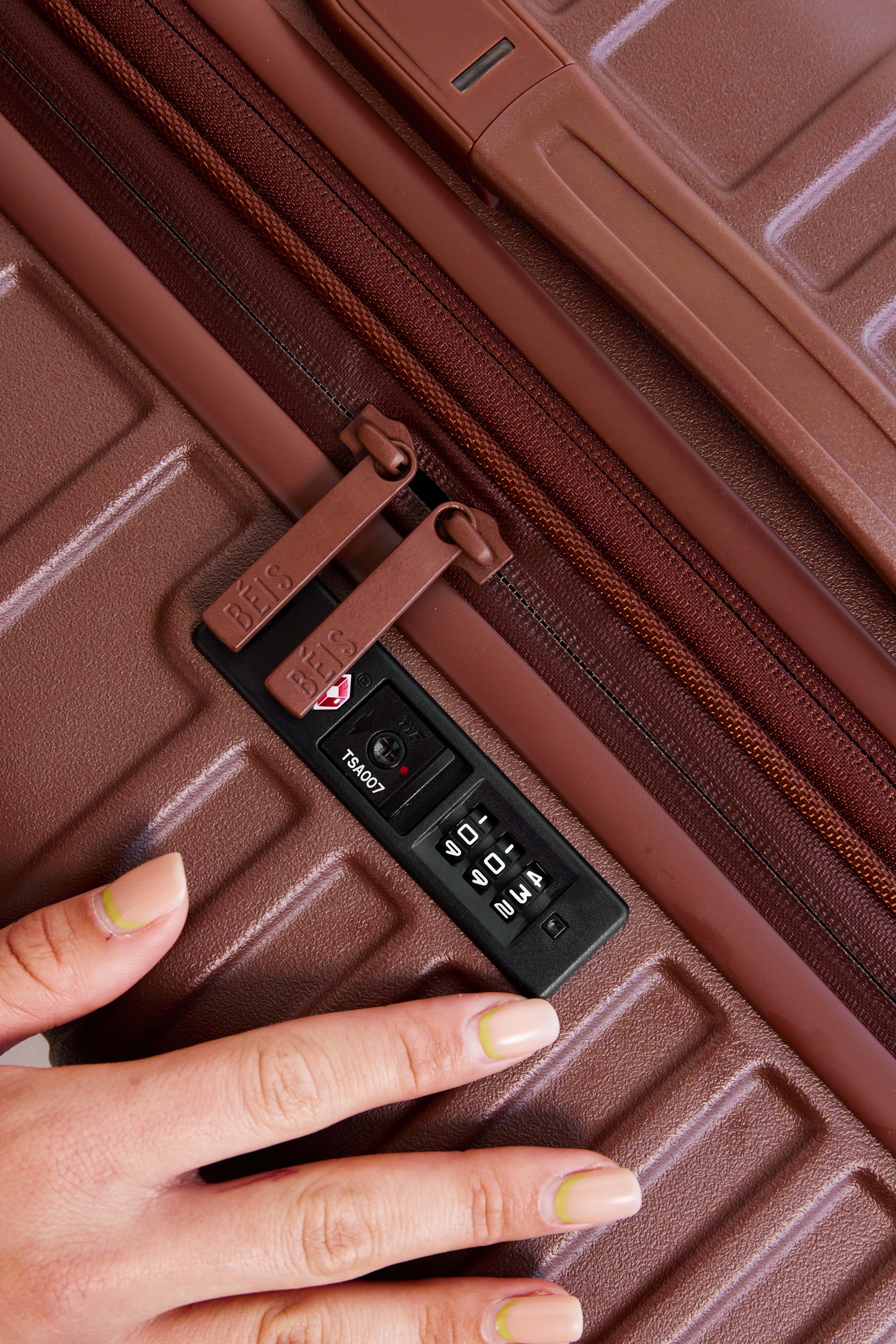 Resale The Large Check-In Roller in Maple