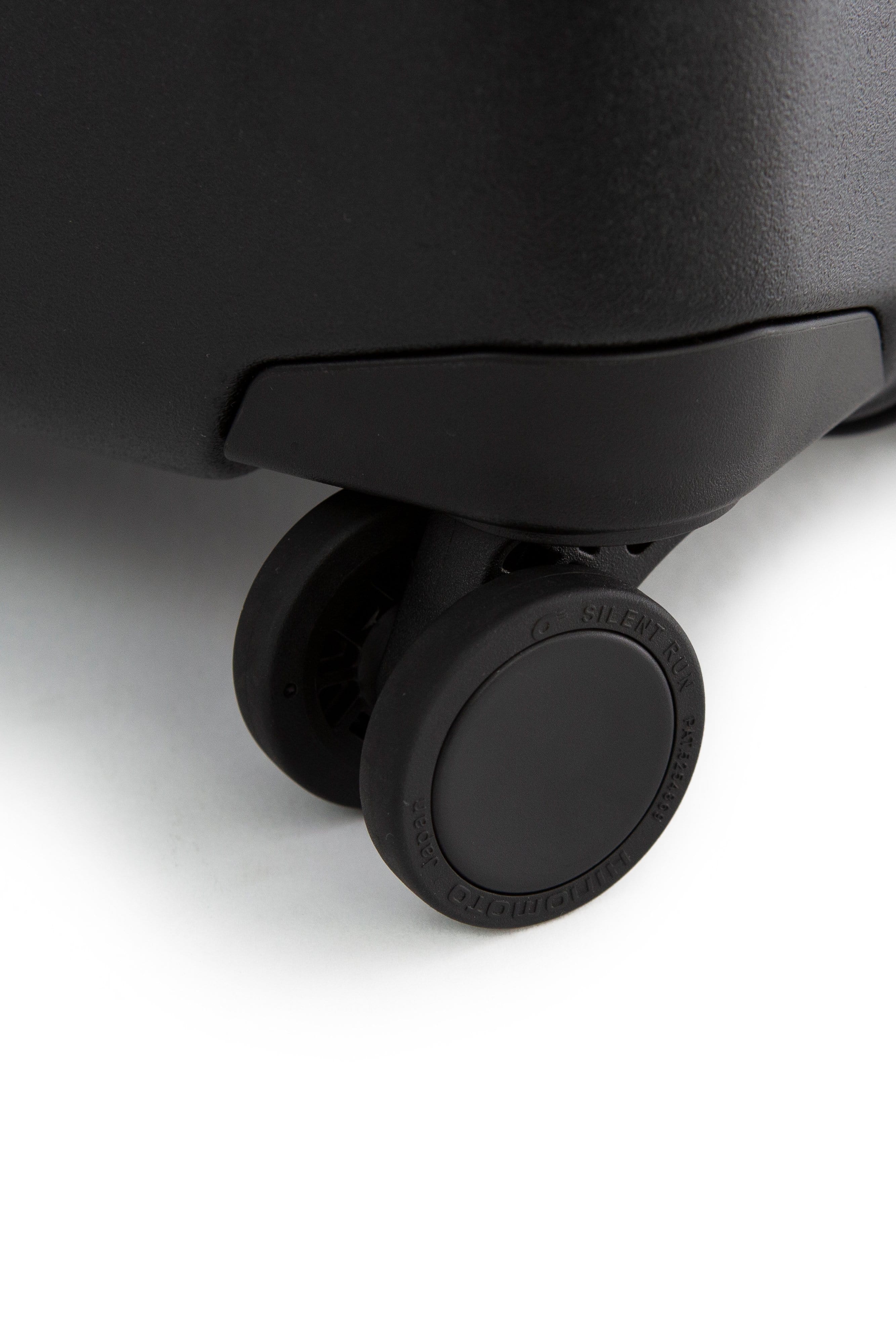 Resale The Carry-On Roller in Black